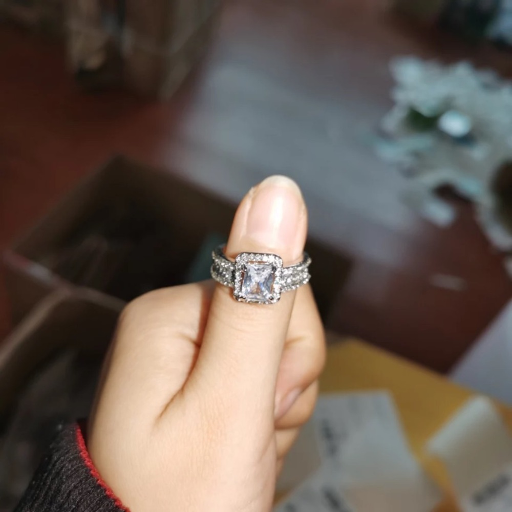 NEW Stamped 925 Silver Luxury Big Zircon Ring - Picture 6 of 6